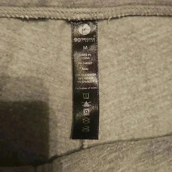 90 Degree - Picture 4 of 5